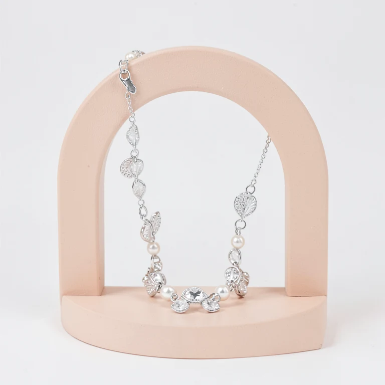Imitation Crystal-Style Collar and Bracelet Set